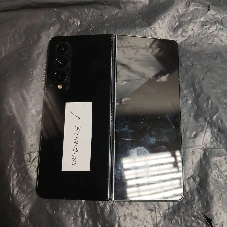 SAMSUNG GALAXY FOLDABLE SMARTPHONE - BLACK
