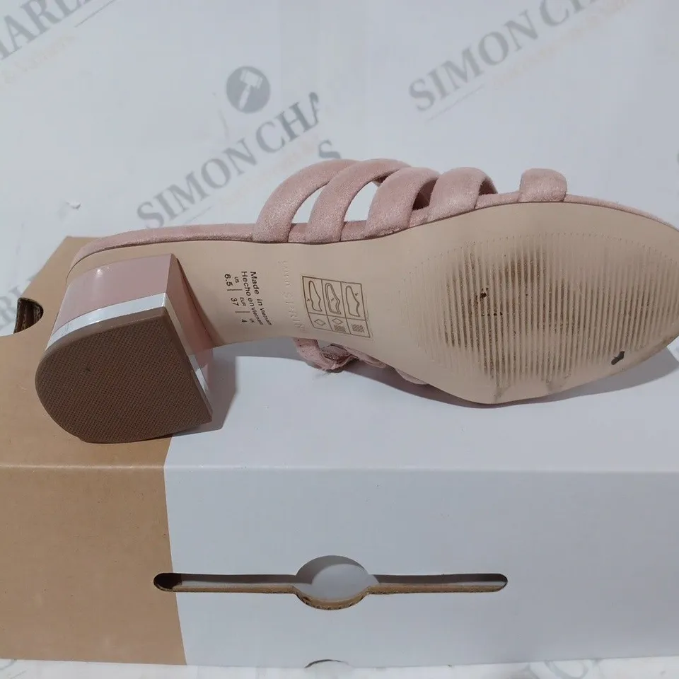 BOXED ALDO ETOCLYA SANDAL - SIZE 4