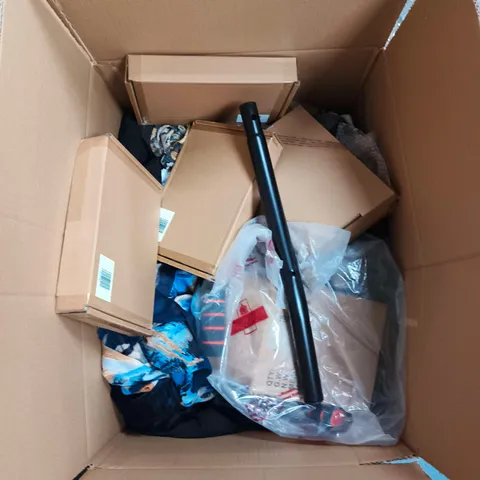 BOX OF APPROXIMATELY 20 ASSORTED ITEMS TO INCLUDE: COZEE HOME BOTTOMS