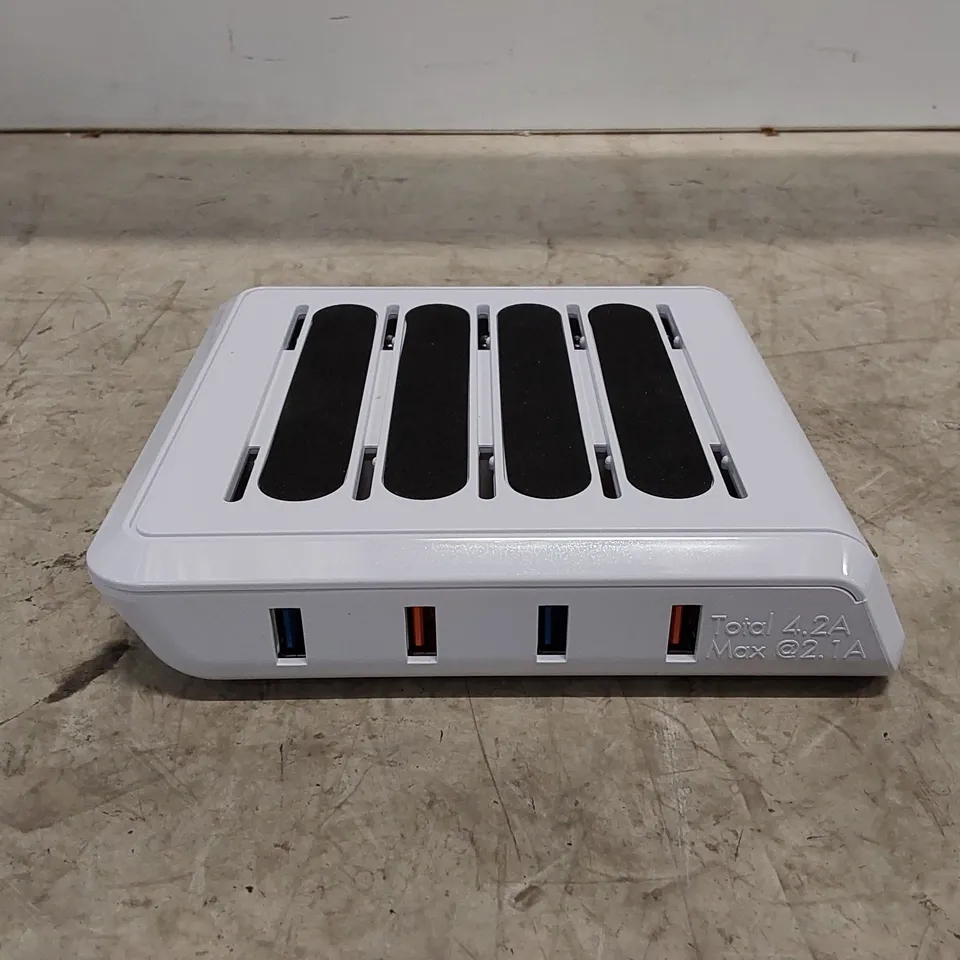 BOXED BELL & HOWELL MULTI DEVICE USB CHARGING STATION (1 BOX)