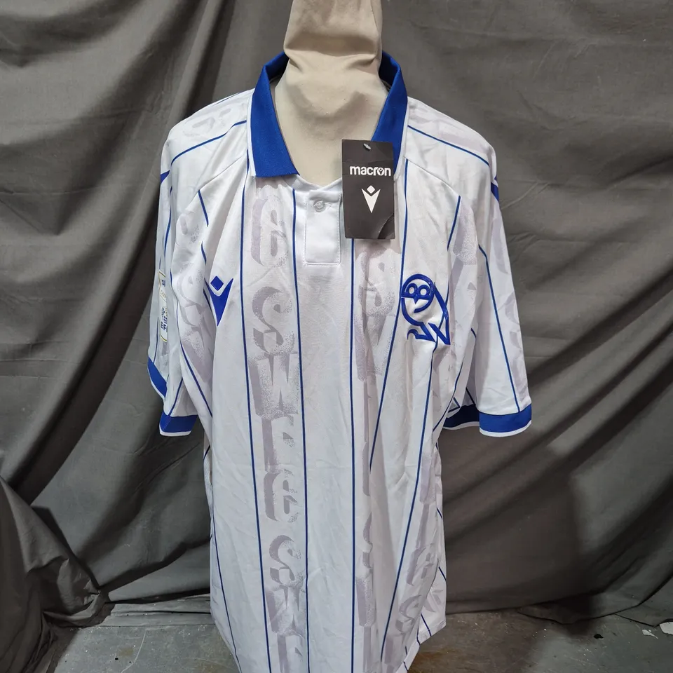 SHEFFIELD WEDNESDAY FOOTBALL SHIRT, WHITE WITH BLUE PINSTRIPES, NUMBER 10 BANNAN– 4XL (VERIFY NAME)