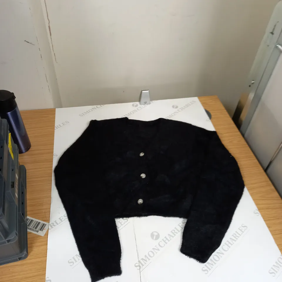 BOX OF ASSORTED CLOTHING ITEMS TO INCLUDE TROUSERS, TOPS, HATS ETC