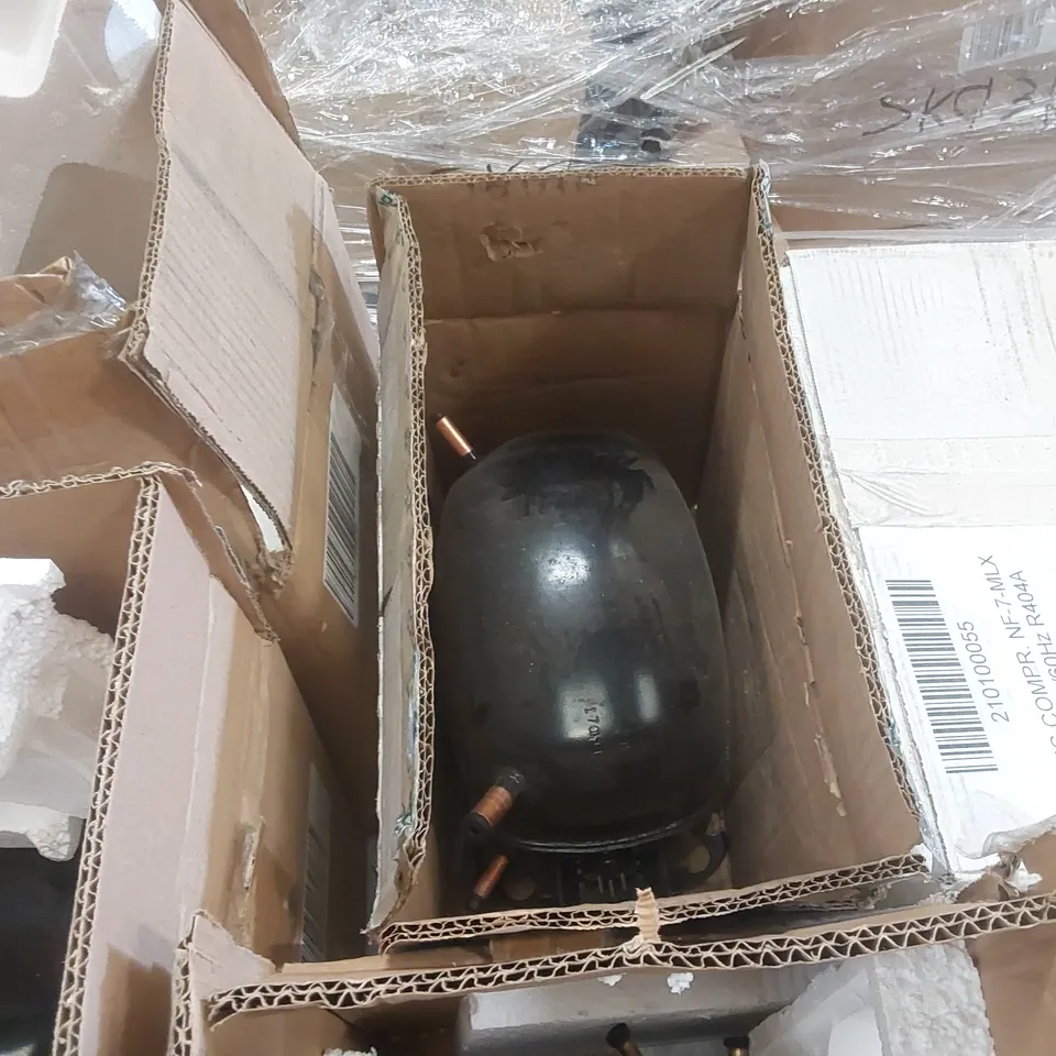 PALLET CONTAINING A VERY LARGE QUANTITY OF EMBRACO COMPRESSORS ECT