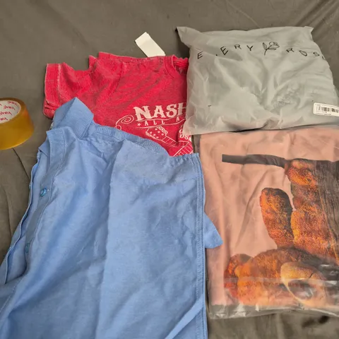 BOX OF APPROXIMATELY 20 ASSORTED CLOTHING ITEMS TO INCLUDE JUMPER, TOPS, TROUSERS, ETC