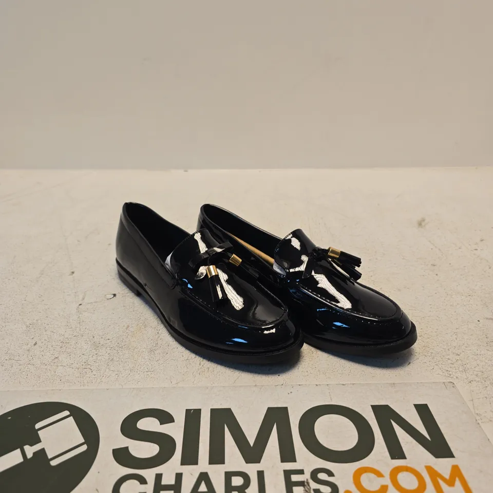 RIVER ISLAND BLACK PATENT TASSEL LOAFERS – UK 4