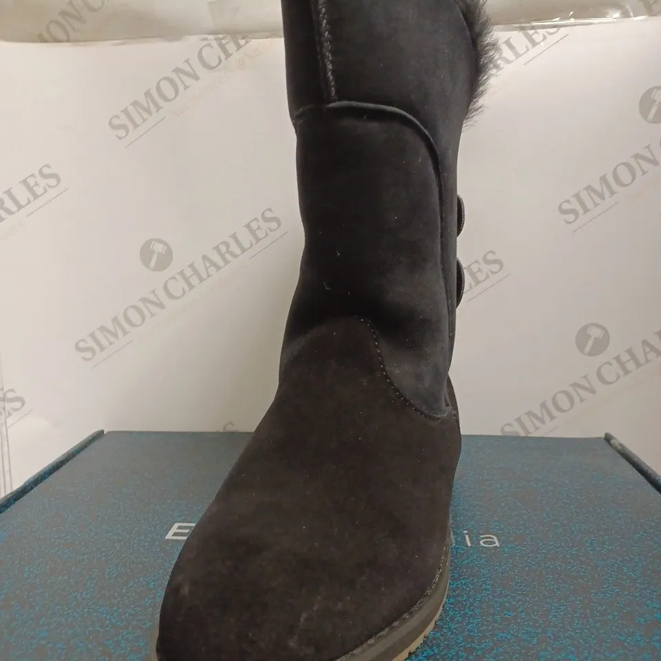 BOXED EMU AUSTRALIA FAUX SUEDE BOOTS - BLACK, SIZE 7