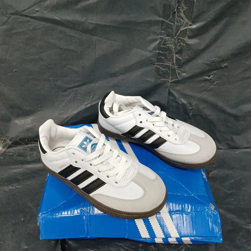 BOXED PAIR OF ADIDAS SAMBA OG WHITE UK 13.5 