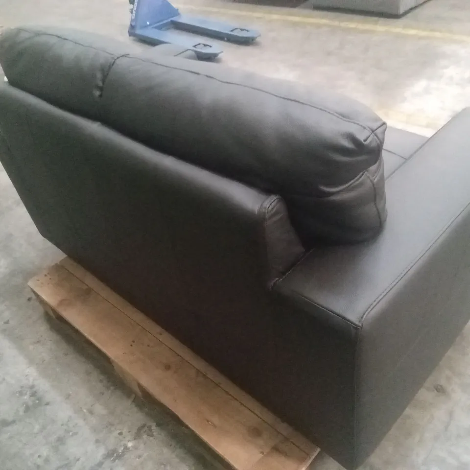 HAMPSHIRE ITALIAN LEATHER 2 SEATER SOFA - BLACK RRP £999