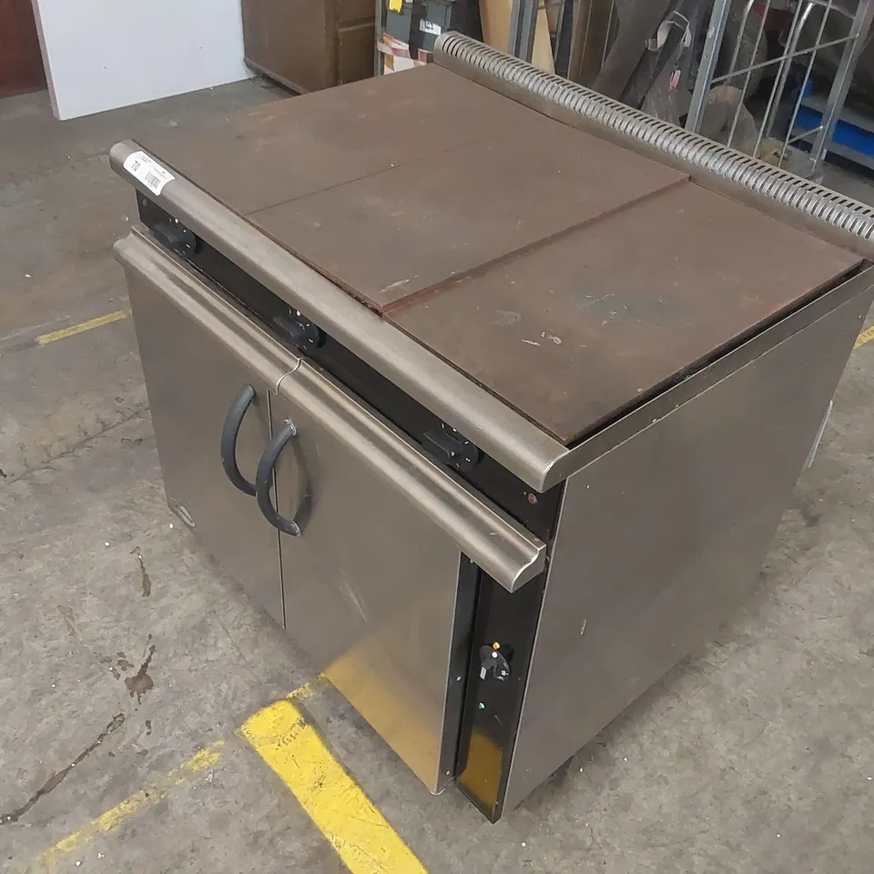 MOORWOOD MANITOWOC VULCAN ELECTRIC 900 RANGE COOKER WITH HOTPLATE TOP