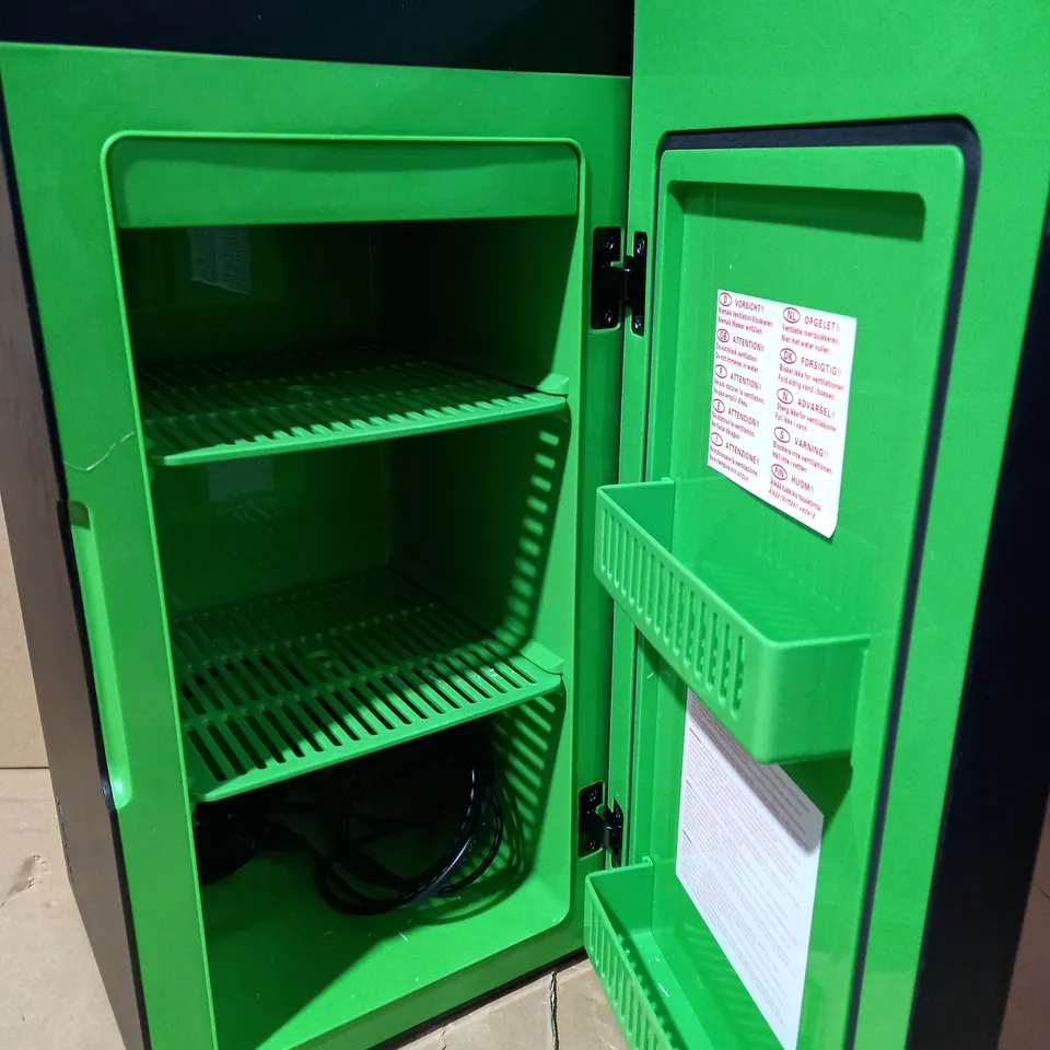 UKONIC XBOX SERIES X REPLICA MINI FRIDGE