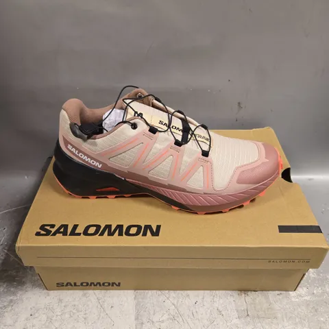 BOXED PAIR OF SALOMON SPEEDCROSS PEAK WOMENS TRAINERS - 6.5