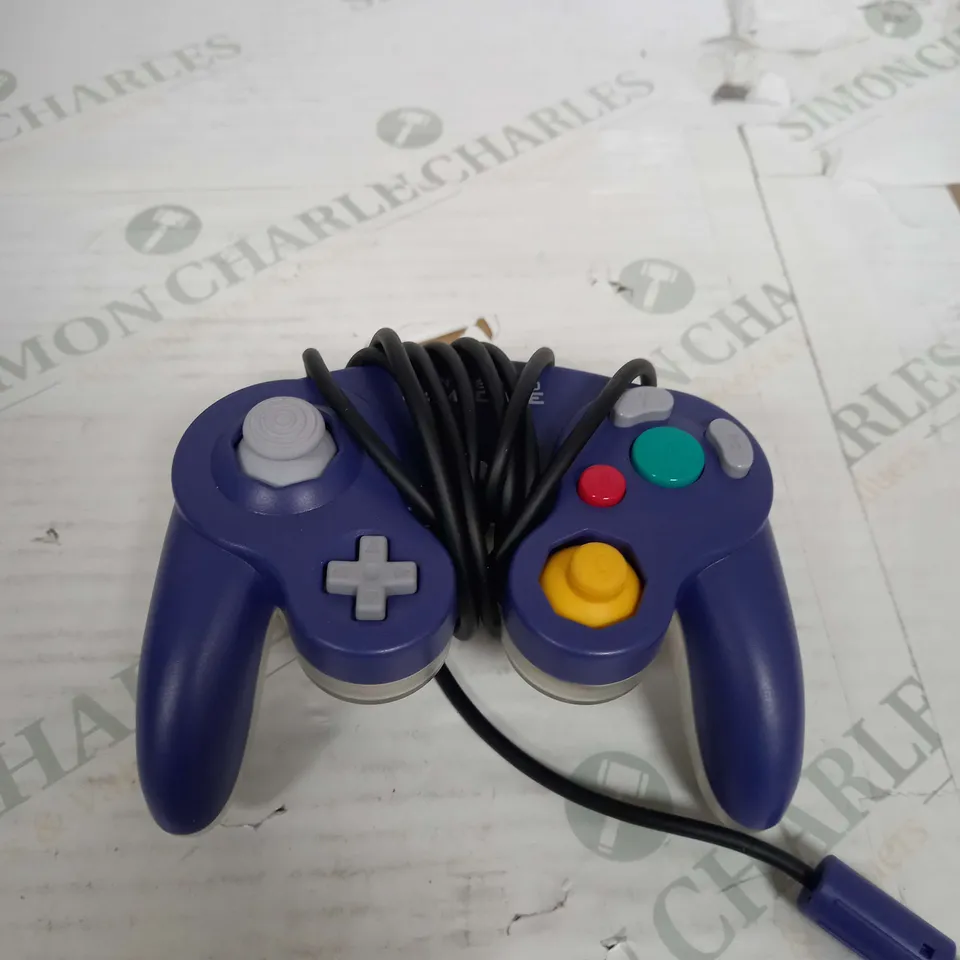 NINTENDO GAMECUBE CONTROLLER