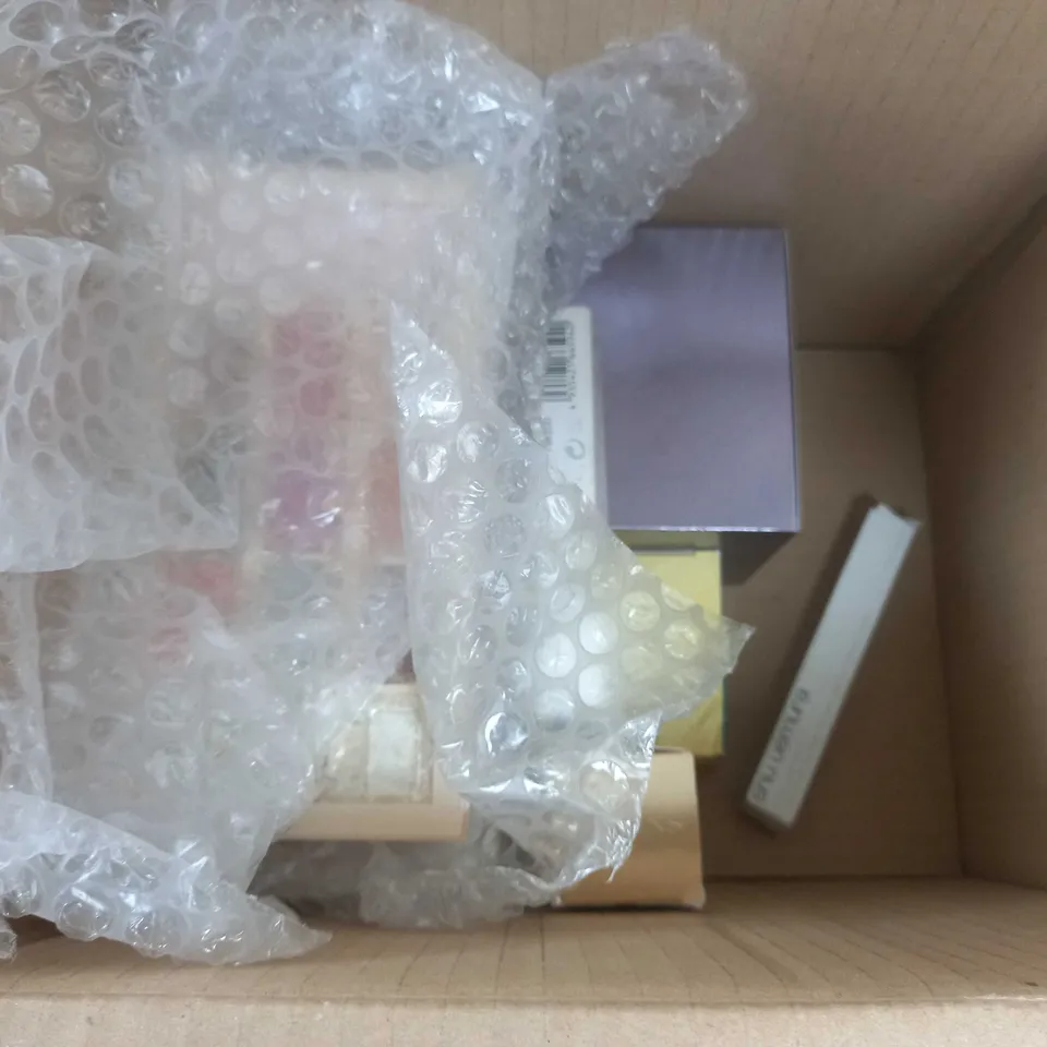 BOX OF APPROXIMATELY 10 ASSORTED HEALTH & BEAUTY ITEMS TO INCLUDE - GIVENCHY EAU DE PARFUM VAPORISATUR SPRAY , INSOLENCE GUERLAIN EAU DE TOILETTE , ELIZABETH ARDEN CERAMIDE ETC