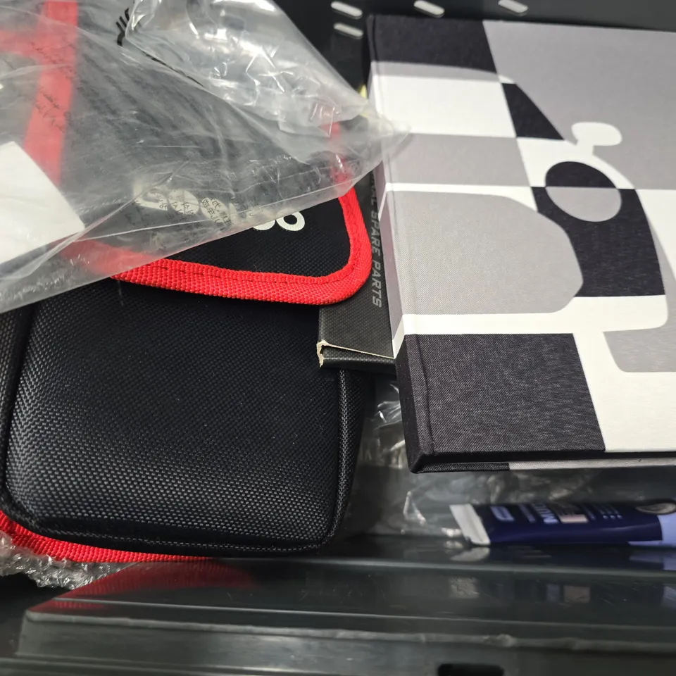 APPROXIMATELY 7 ASSORTED ITEMS TO INCLUDE - SHELBY CERAMIC DETAILING SPRAY , SPOONZ COATING AGENT CAR NANO SPRAY SEALANT ETC