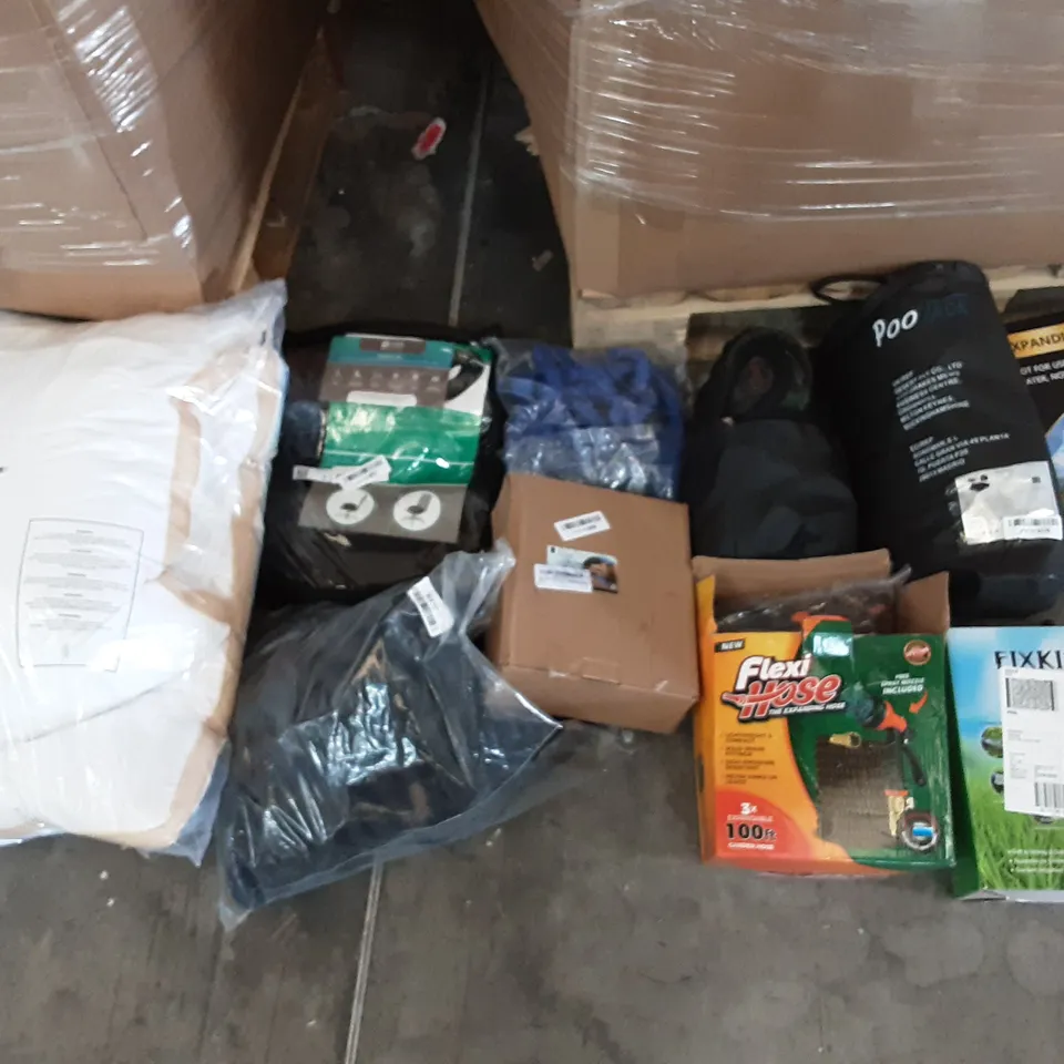PALLET OF ASSORTED PRODUCTS TO INCLUDE FLEXI HOSE, EXPANDING HOSE, POOTACK SEAT CUSHION, SOTOR SEAT CUSHION, TD 25FT PRESSURE WASHER HOSE,  SUFUHOM MEMORY FOAM PILLOW