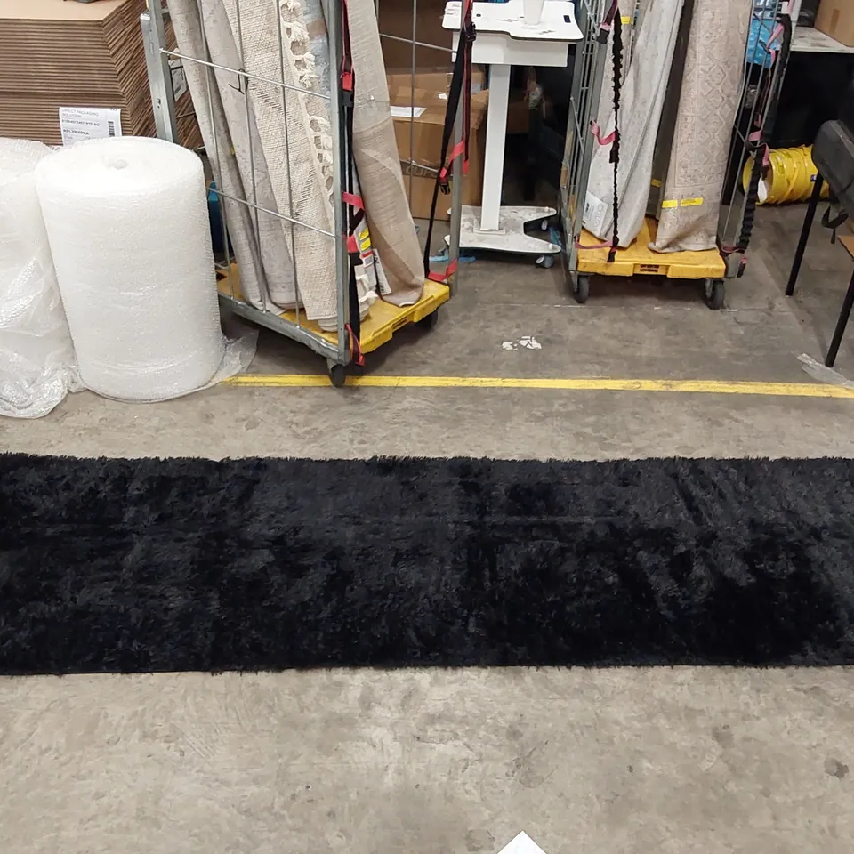 IRIMIA MODERN SHAGGY BLACK INDOOR/OUTDOOR RUG // 290 X 80CM