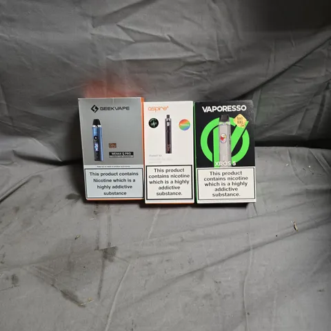 LOT OF APPROXIMATELY 20 ASSORTED VAPING ITEMS TO INCLUDE VAPORESSO/GEEKVAPE/ASPIRE