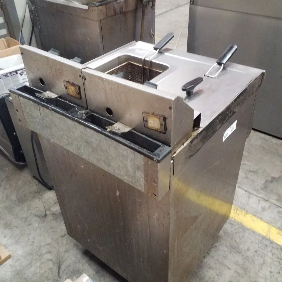 PARRY TWIN TANK ELECTRIC FRYER