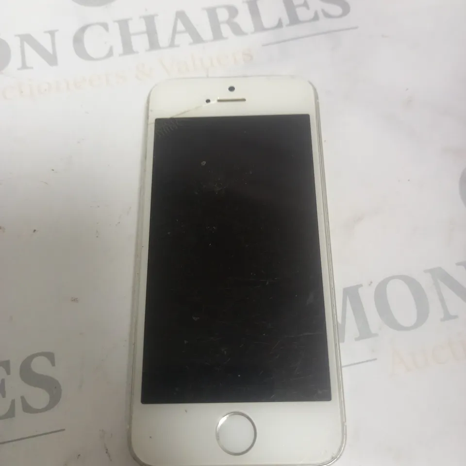 APPLE IPHONE WHITE MODEL A1723