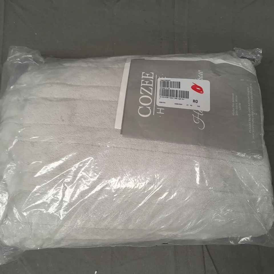 COZEE HOME VELVETSOFT HEATED THROW IN LIGHT GREY 