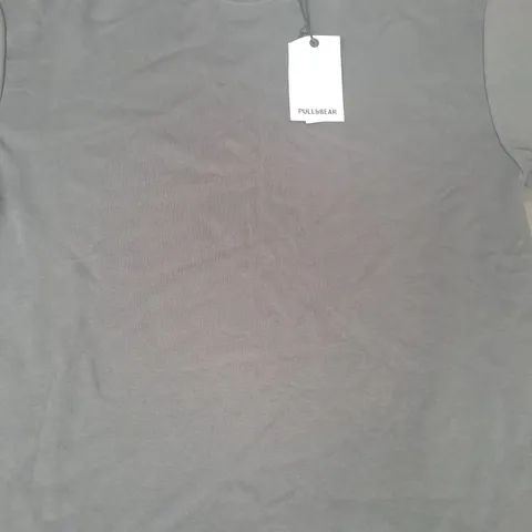 PULL & BEAR CREW NECK TOP IN GREY SIZE MEDIUM