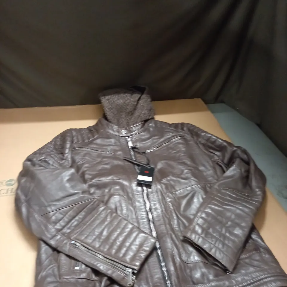 REDSKINS LEATHER JACKET SIZE XXL