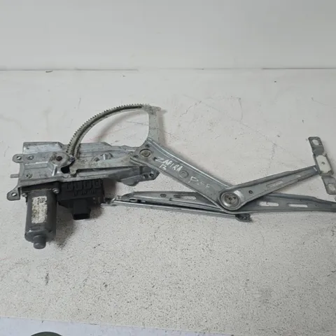 OPEL ZAFIRA B A05 Front Left Door Window Regulator A337013132220LH