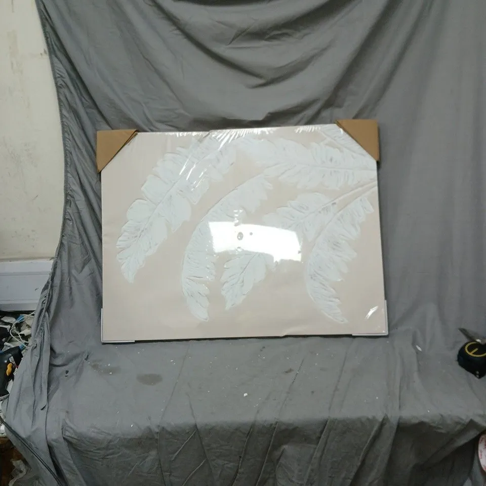 PAMPAS GRASS CANVAS ART. FRAME IS BROKEN