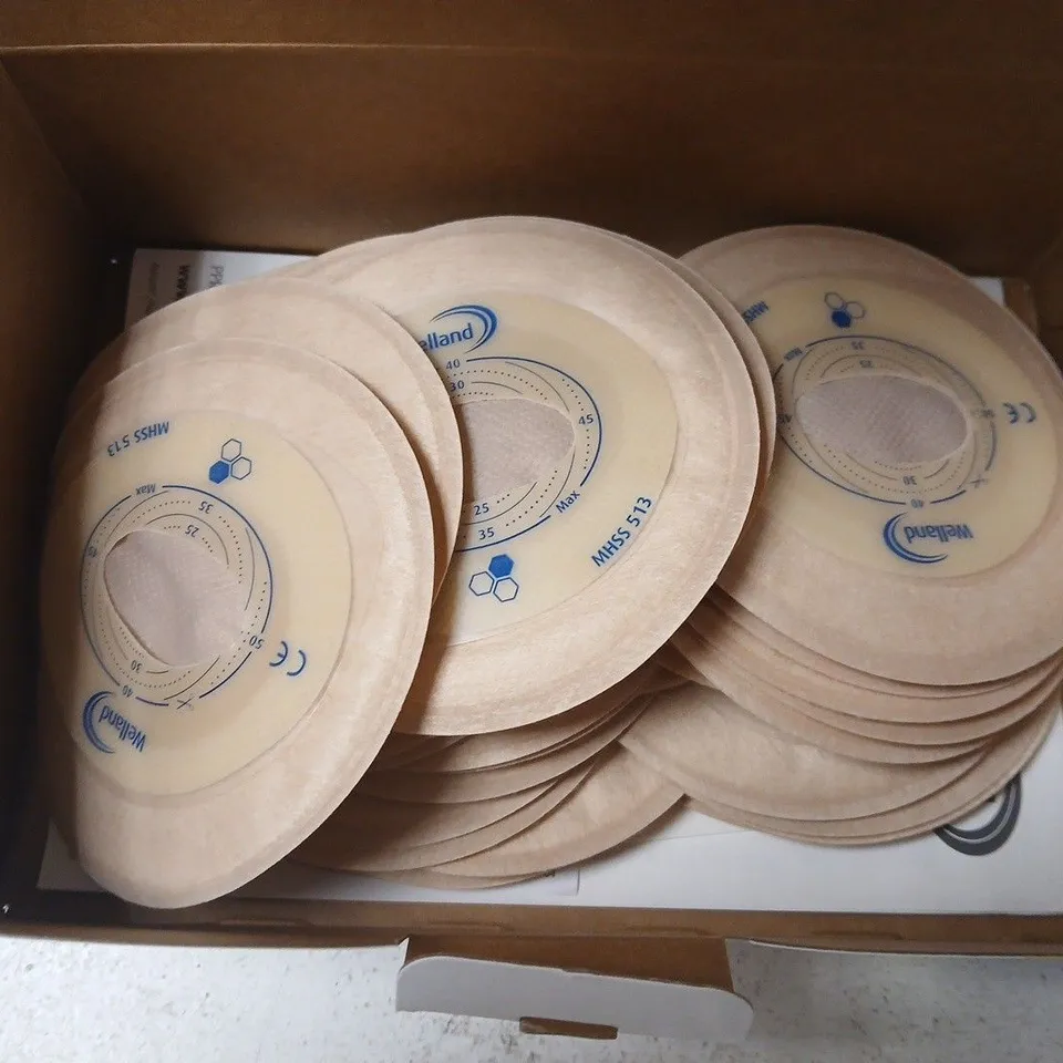 BOXED WELLAND AURA 30 STOMA CAP POUCHES BEIGE