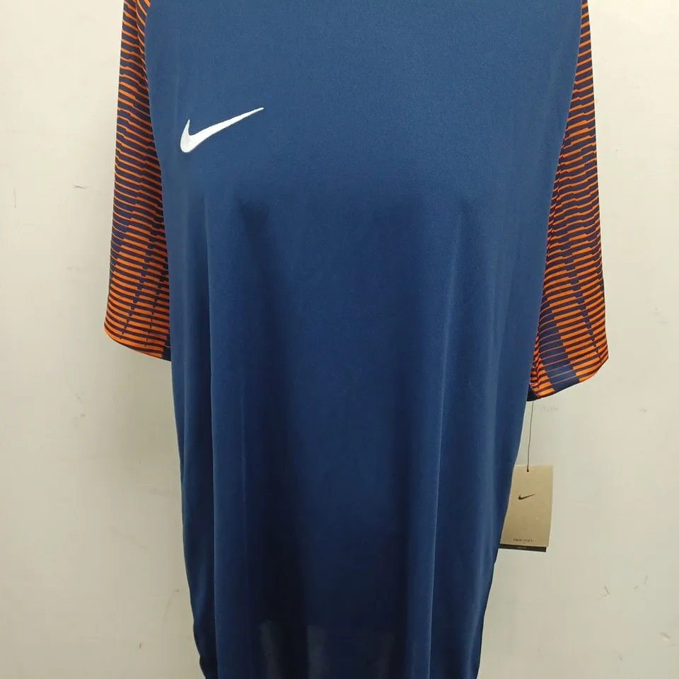 NIKE DRI-FIT SLIM FIT T-SHIRT - XXL