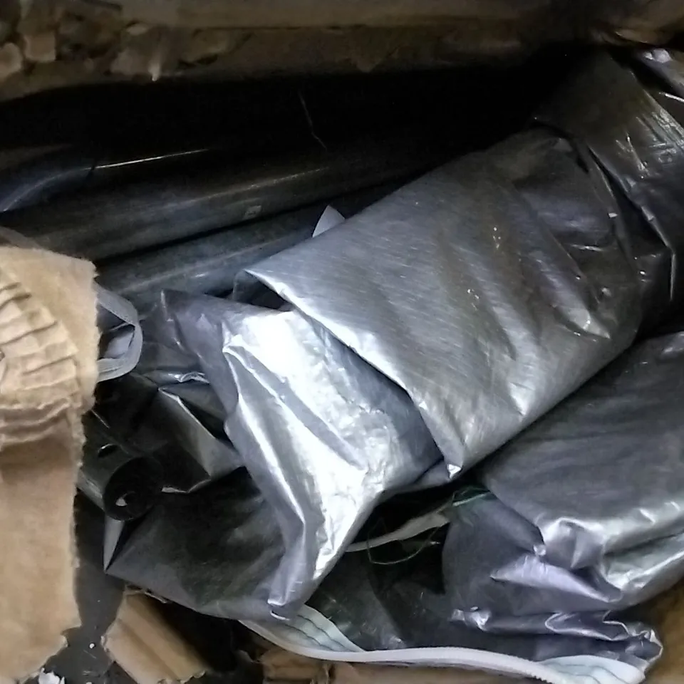 BOXED HALLEE 7FT PLASTIC TENT