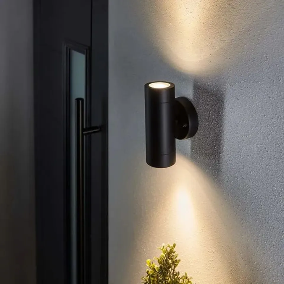 BOXED VOGUE ALONZO OUTDOOR WALL LIGHT