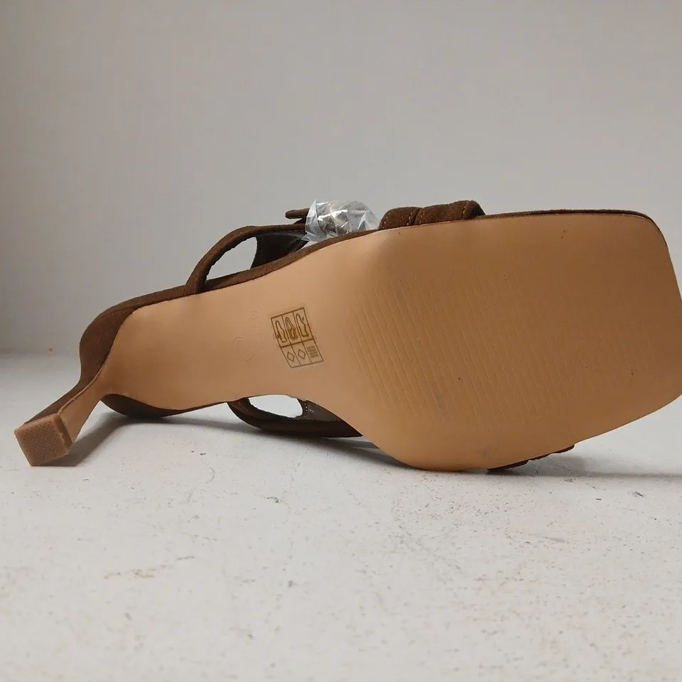 BOXED PAIR OF LONDON REBEL OPEN TOE STRAPPY HEELS IN BROWN SIZE 7