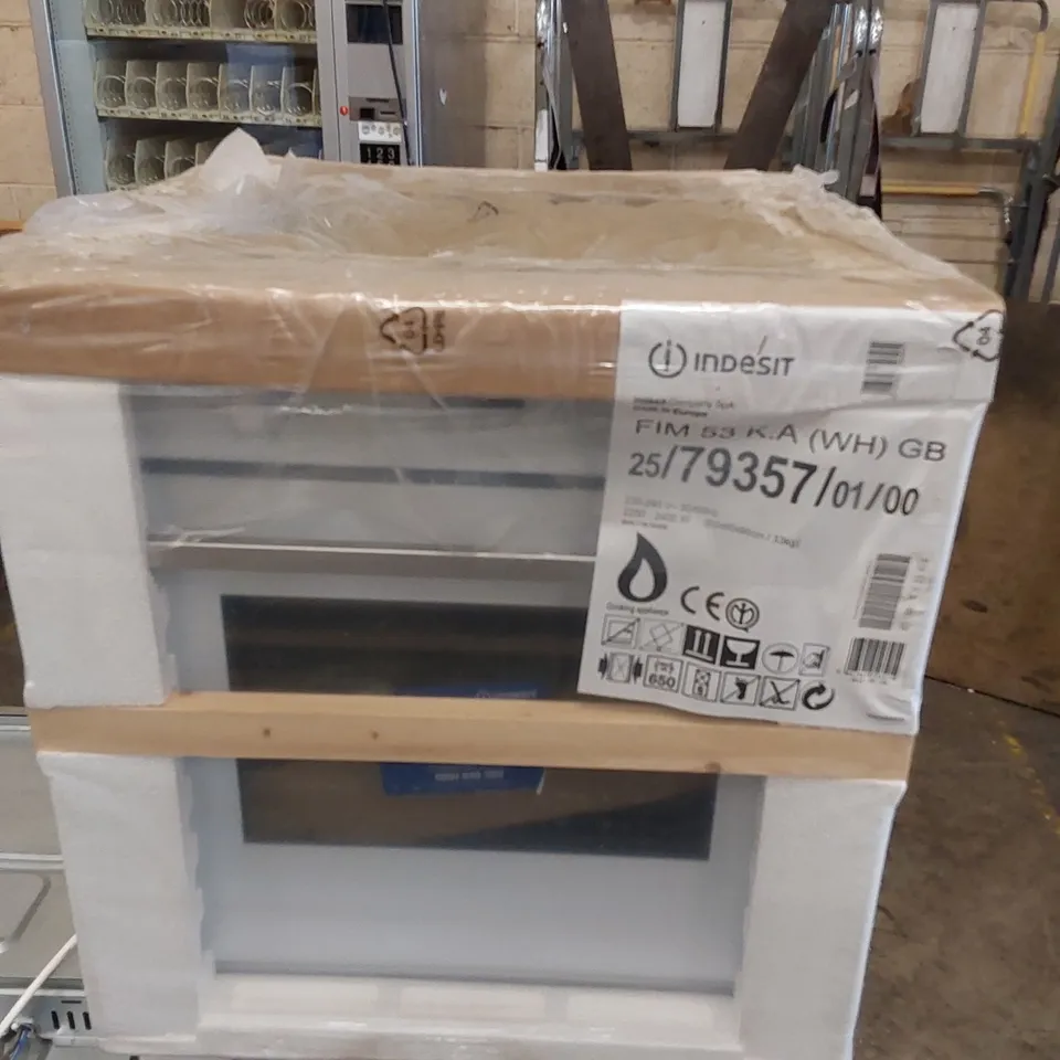 INDESIT OVEN FIM53KA(WH) GB