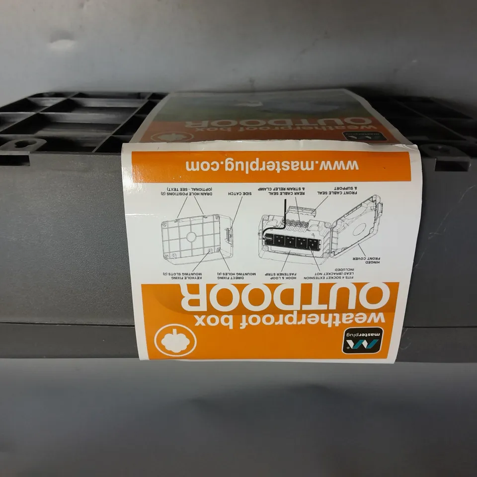 MASTERPLUG WEATHERPROOF OUTDOOR BOX 