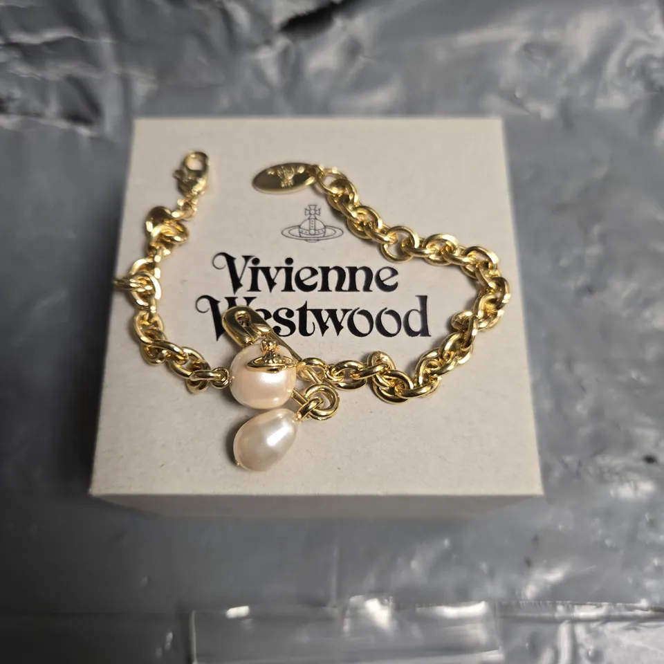 VIVIENNE WESTWOOD CLAUDE SMALL BRACELET – GOLD / CREAM PEARL, BRASS