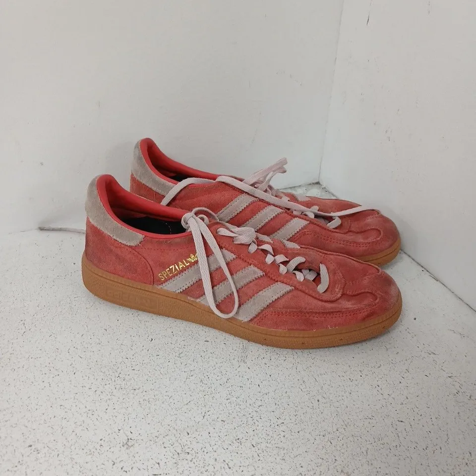 ADIDAS SPEZIAL SNEAKERS – PINK SUEDE WITH GUM SOLE UK 6