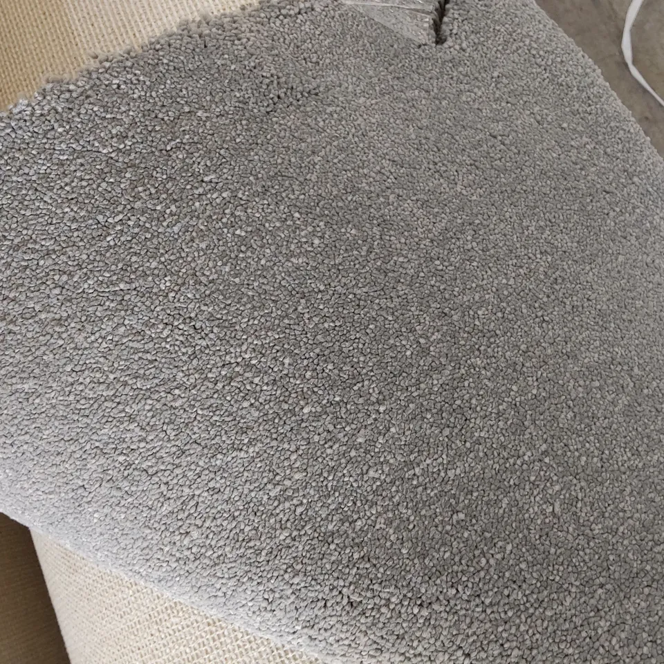 ROLL OF QUALITY HEARTLANDS ULTRA PEDMORE CARPET APPROXIMATELY 5M × 9.3M