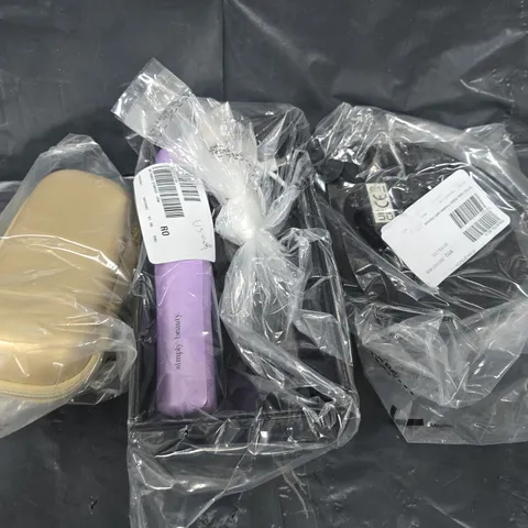 BOX OF APPROXIMATELY 30 ASSORTED ITEMS TO INCLUDE TRAVEL STRAIGHTENERS , TRIMMERS , WATER FOUNTAINS , ETC
