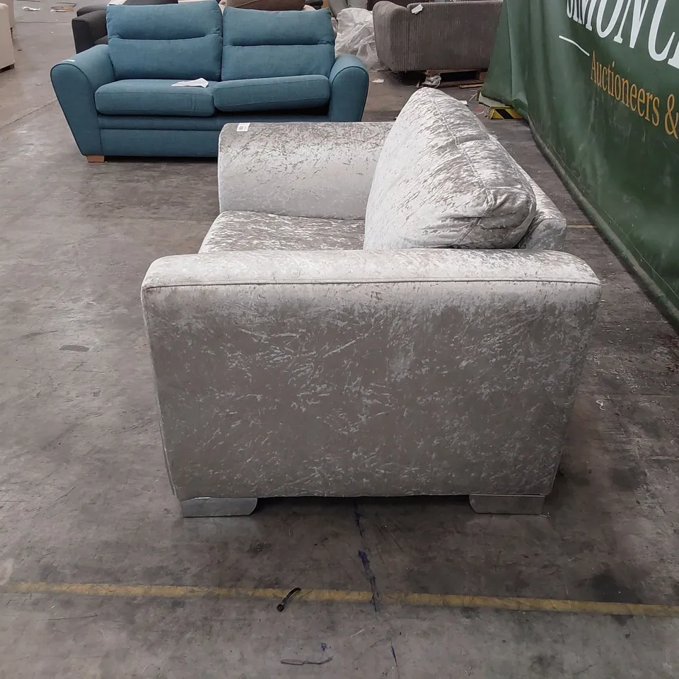 QUALITY DESIGNER SNUGGLER CHAIR CRUSHED SILVER VELVET STUDDED DETAIL
