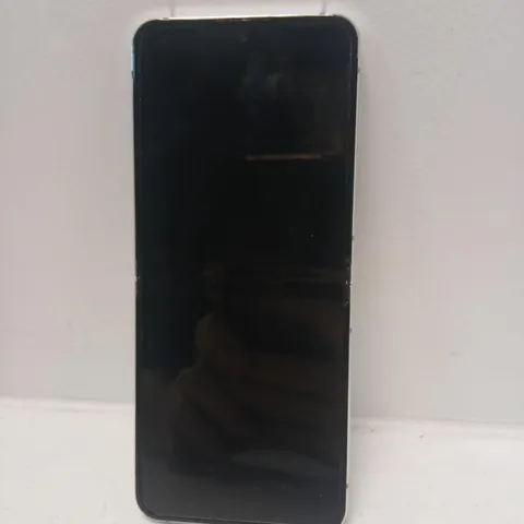 SAMSUNG GALAXY Z FLIP5 256GB – BLACK/SILVER, FLIP PHONE