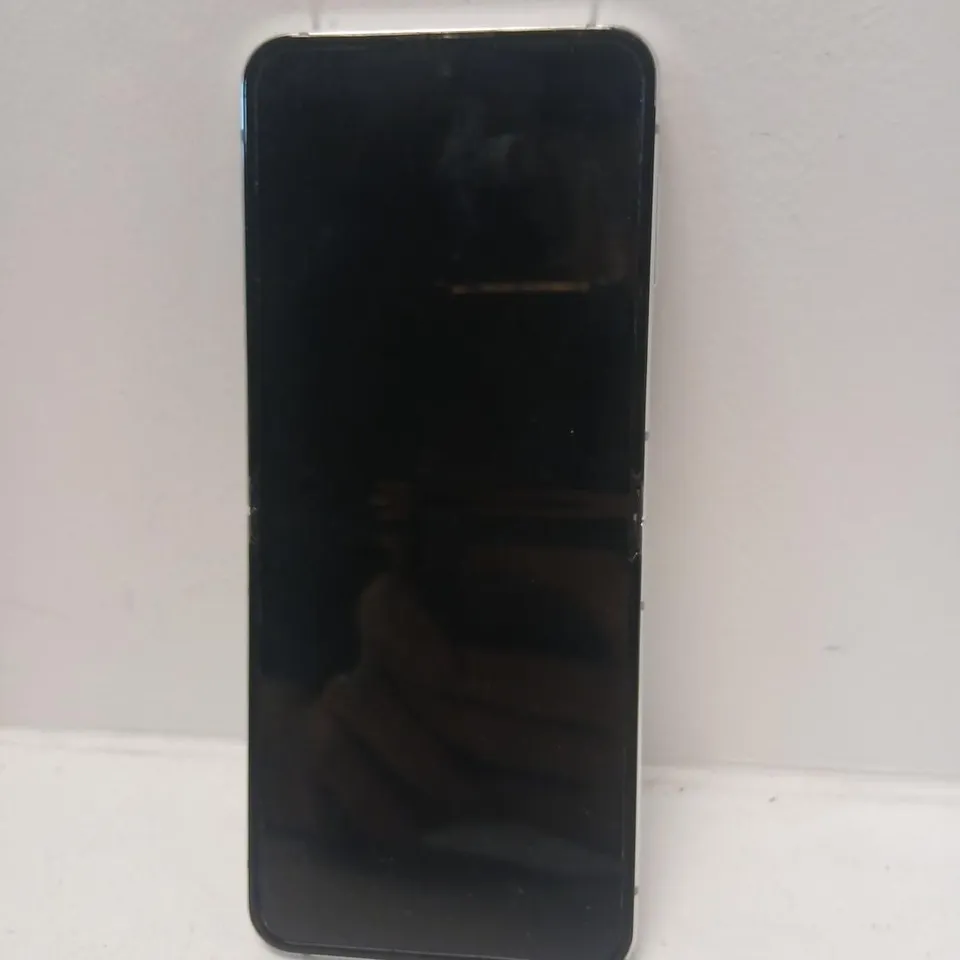 SAMSUNG GALAXY Z FLIP5 256GB – BLACK/SILVER, FLIP PHONE