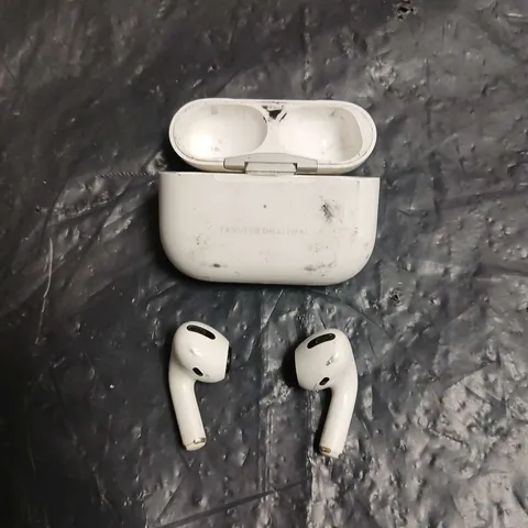 AIRPODS WIRELESS EARBUDS WITH CHARGING CASE - WHITE