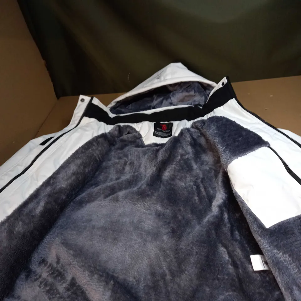 WOMENS OUTDOOR SERIES JACKET SIZE UNSPECIFIED