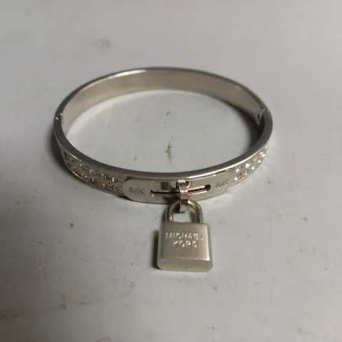 MICHAEL KORS HINGED PADLOCK BANGLE 