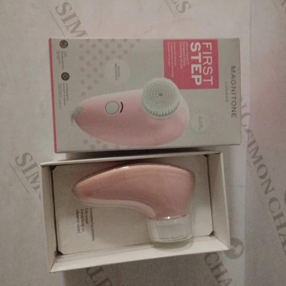 MAGNITONE LONDON CLEANSING BRUSH