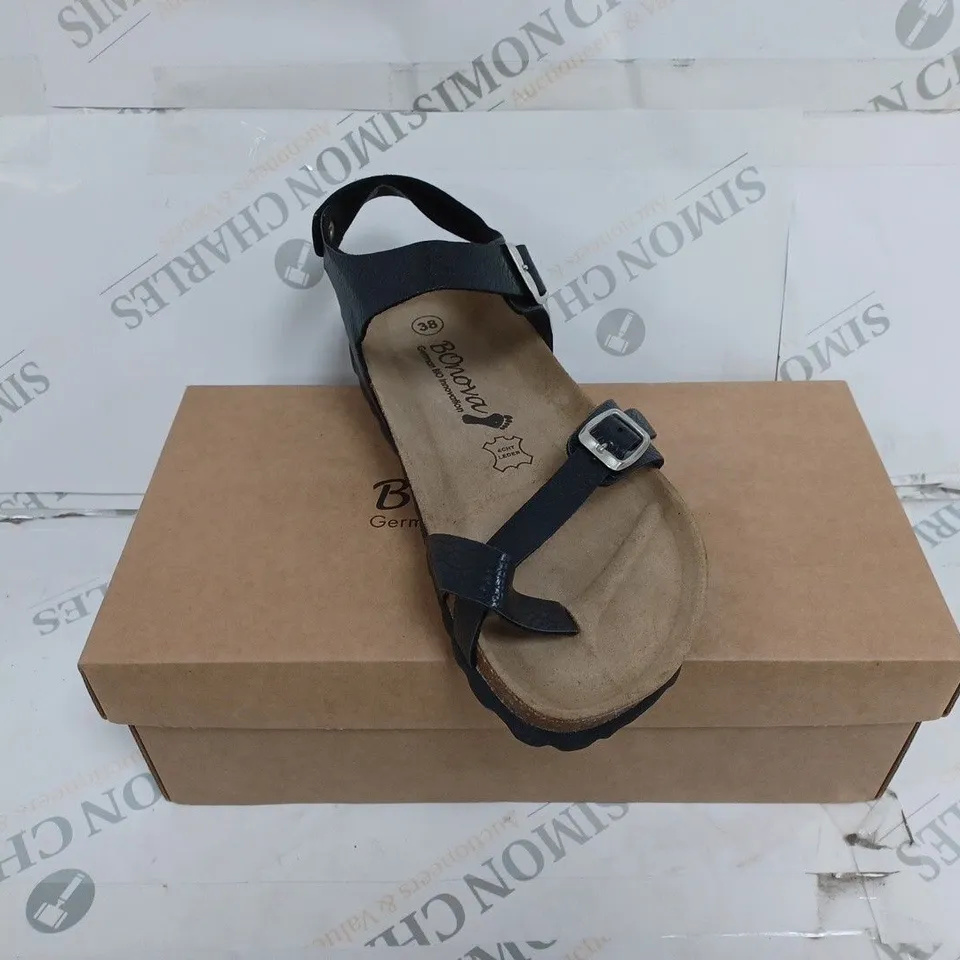 BOXED PAIR OF BONOVA SANDALS IN BLACK - UK SIZE 5