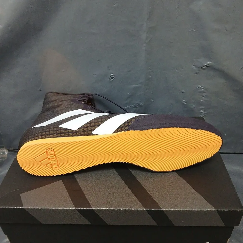 BOXED PAIR OF ADIDAS BOX HOG 4 BOXING SHOES - 11