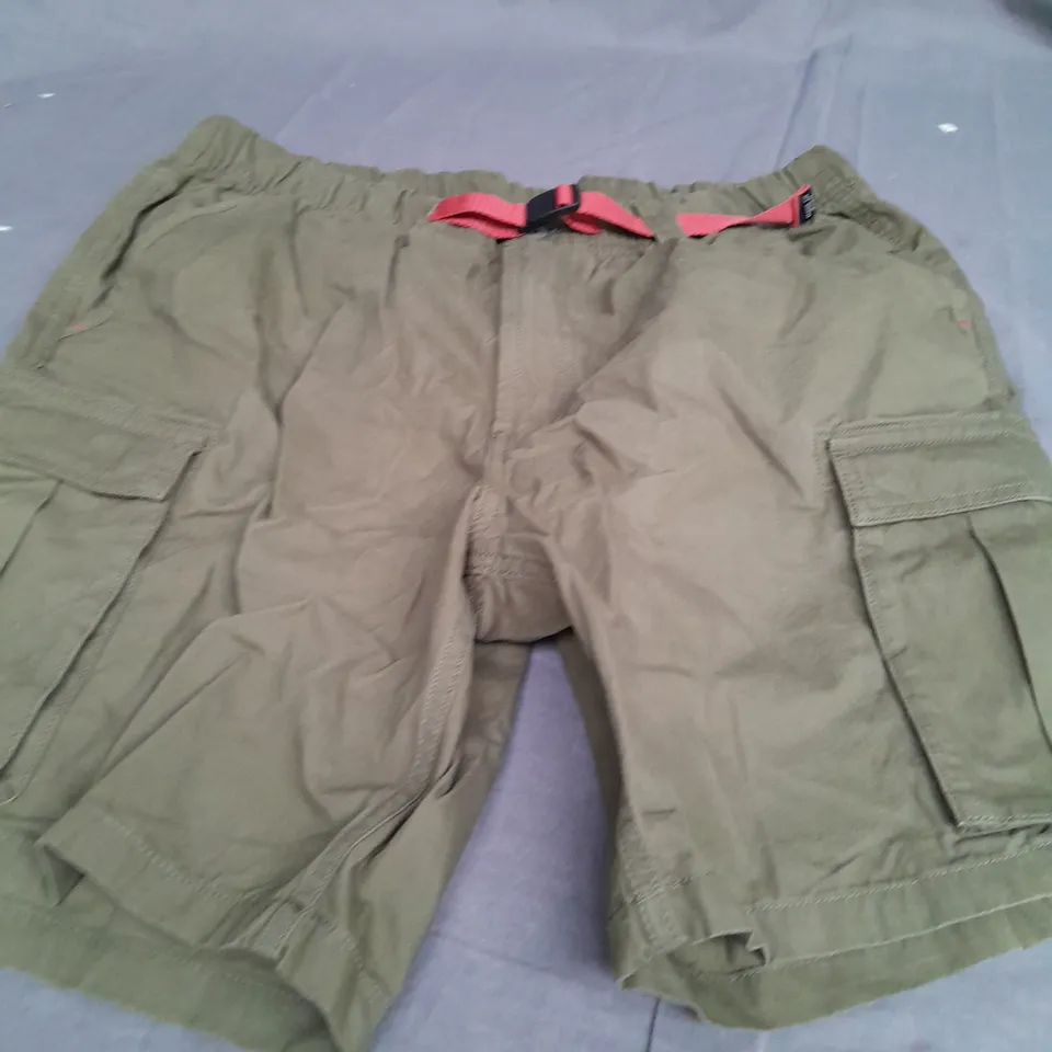 PASSENGER ADVENTURER CARGO SHORT SIZE 36