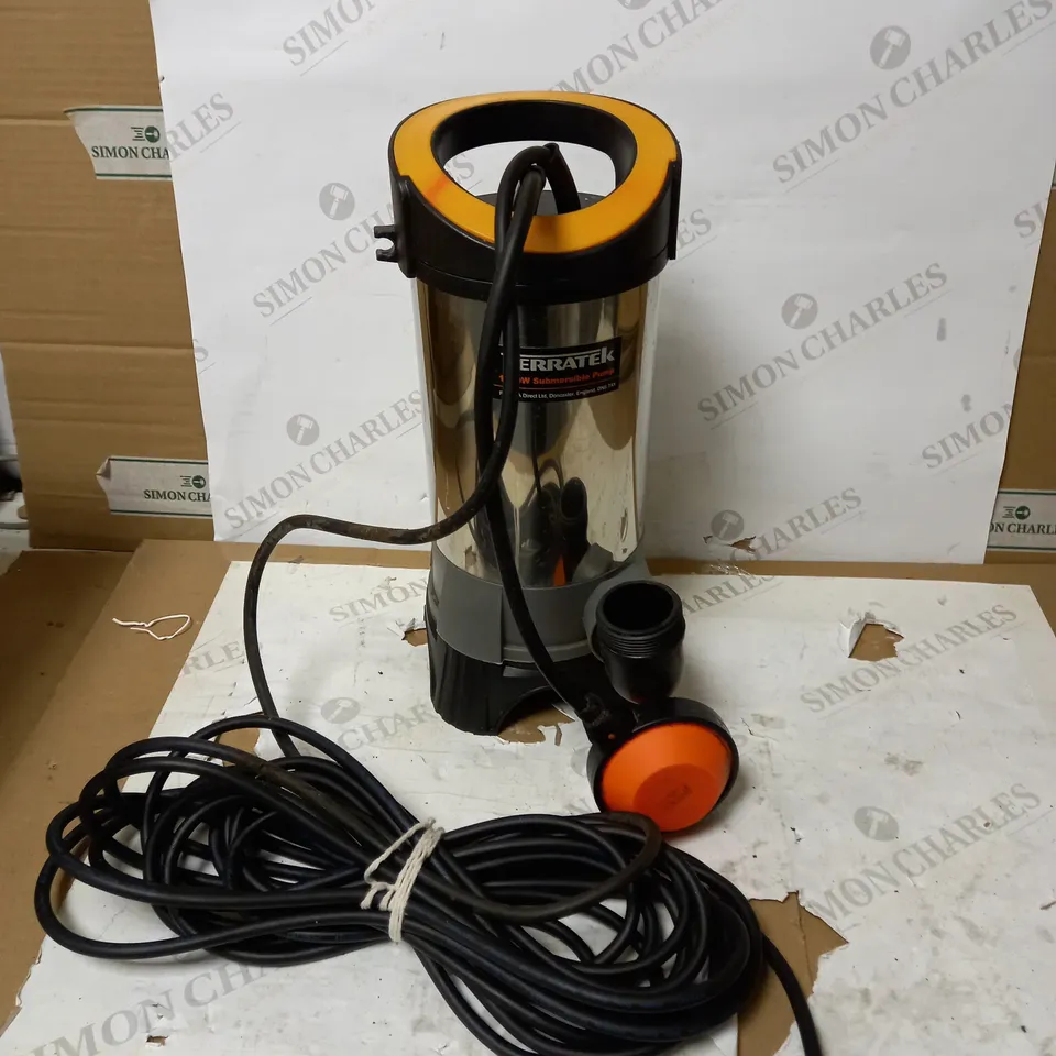 TERRATEK 1100W SUBMERSABLE PUMP